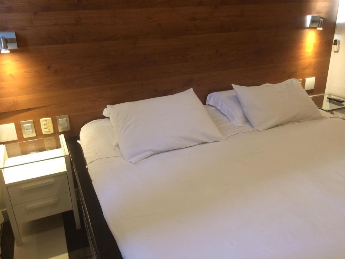 Apartment Perto Da De Copacabana, 150 Metros Da Praia, Entre Postos 5 E 6 *